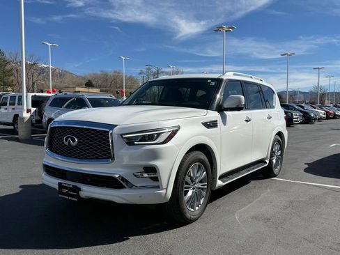Used 2024 INFINITI QX80 Luxe image 3