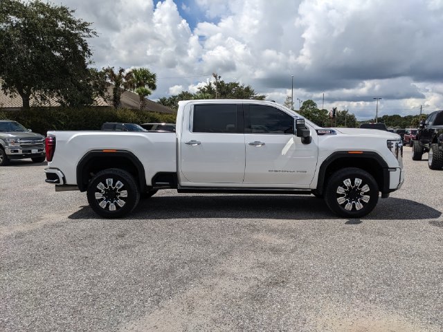 Used 2024 GMC Sierra 2500 Denali w/ Denali Reserve Package AWD/4WD image 3