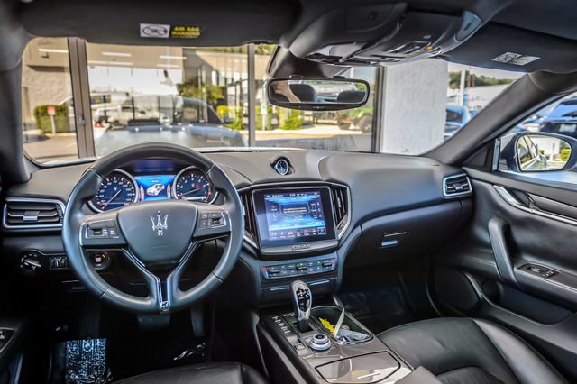 Used 2018 Maserati Ghibli RWD image 25