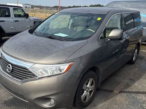 Used 2015 Nissan Quest SV image 2