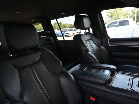 Used 2024 Jeep Wagoneer Series II w/ Flexible Seating Group RWD image 38