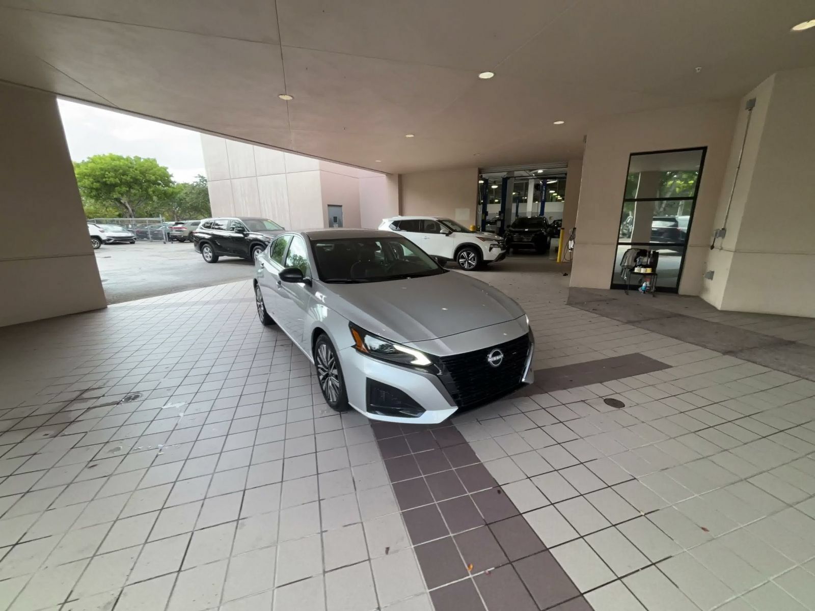 Used 2026 Nissan Altima 2.5 SV FWD image 3
