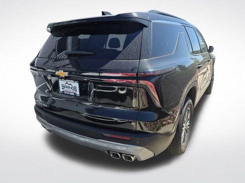 Used 2024 Chevrolet Traverse LT AWD/4WD image 4
