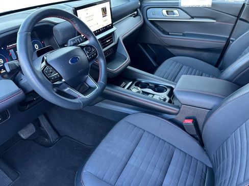 Certified 2025 Ford Explorer ST-Line w/ ST-Line Street Pack image 10