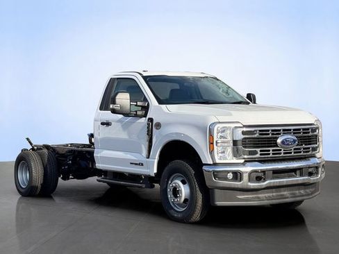 New 2025 Ford F350 XL w/ XL Chrome Package AWD/4WD image 3