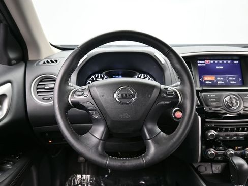 Used 2020 Nissan Pathfinder SV image 45