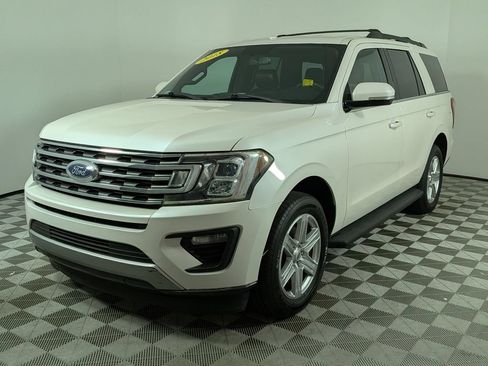 Used 2018 Ford Expedition XLT w/ Equipment Group 201A RWD image 7