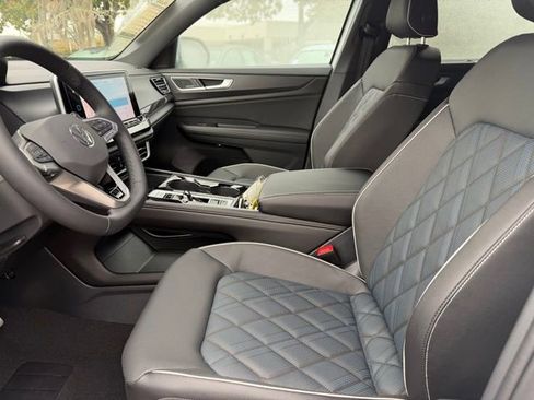 New 2026 Volkswagen Atlas Cross Sport SEL Premium R-Line AWD/4WD image 15
