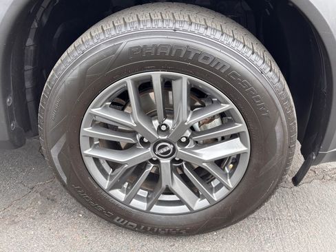 Used 2023 Nissan Rogue S FWD image 11