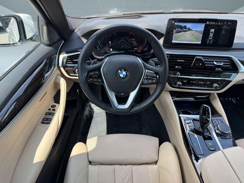 Used 2023 BMW 530i w/ Premium Package RWD image 29