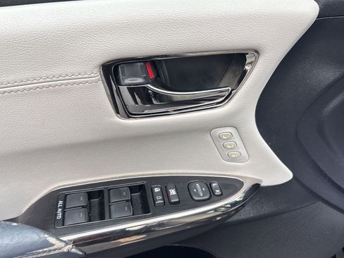 Used 2015 Toyota Avalon XLE Touring image 13