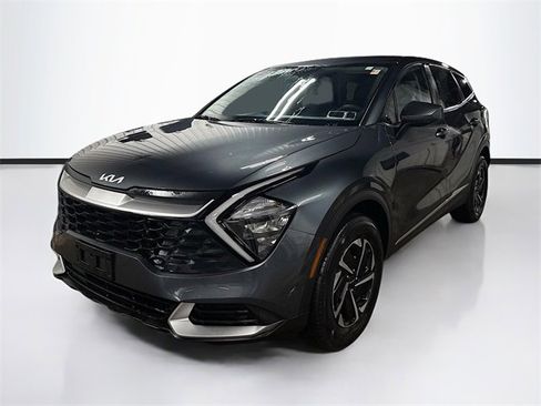 Used 2023 Kia Sportage LX image 3