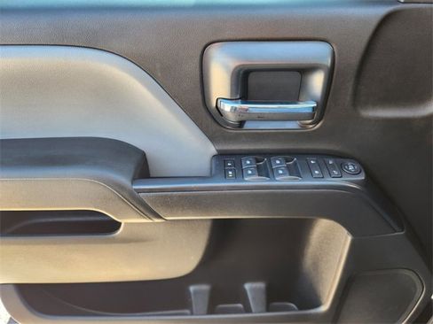 Used 2018 Chevrolet Silverado 1500 Custom w/ Custom Value Package image 16