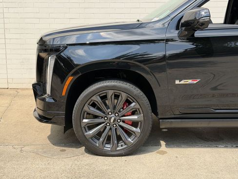Used 2026 Cadillac Escalade V AWD/4WD image 11