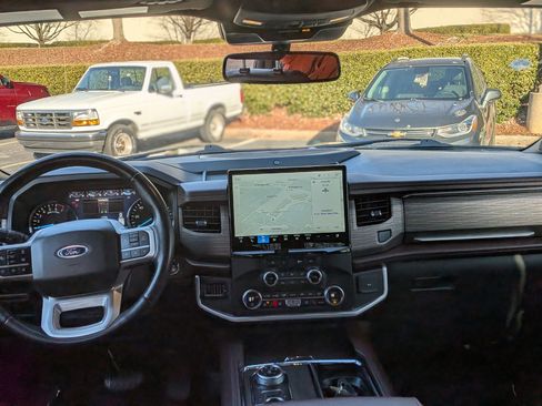 Used 2024 Ford Expedition Max Limited image 19