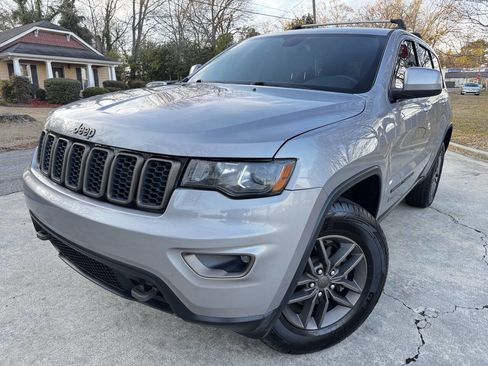 Used 2016 Jeep Grand Cherokee Laredo 75th Anniversary image 1