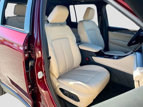 New 2026 Jeep Grand Cherokee Limited image 25