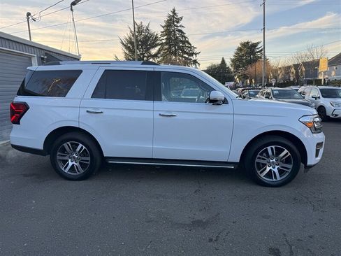 Used 2022 Ford Expedition Limited AWD/4WD image 7