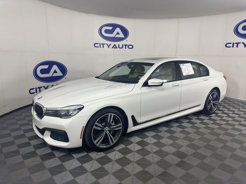 Used 2018 BMW 740i RWD image 7