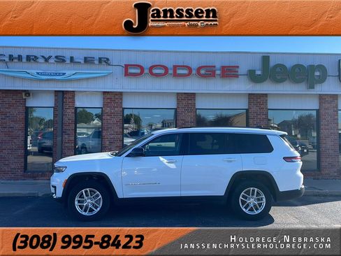 Used 2023 Jeep Grand Cherokee L Laredo image 1