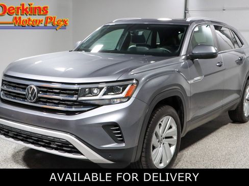 Used 2022 Volkswagen Atlas Cross Sport SE image 1