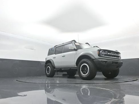 Certified 2023 Ford Bronco Outer Banks w/ Sasquatch Package AWD/4WD image 32