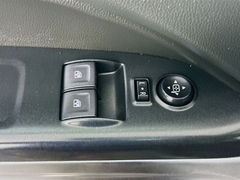 Used 2022 Chevrolet Colorado LT w/ Fleet Safety Package image 23