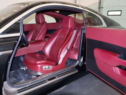 Used 2015 Rolls-Royce Wraith RWD image 14
