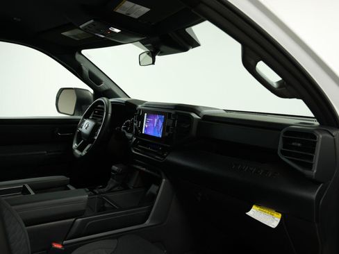 Used 2025 Toyota Tundra SR AWD/4WD image 18
