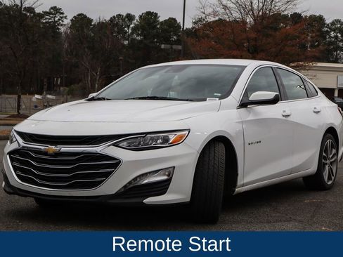 Used 2024 Chevrolet Malibu LT image 3