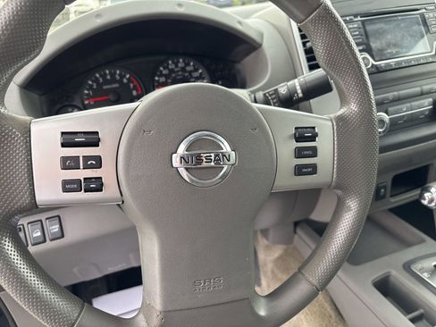 Used 2016 Nissan Frontier SV image 21