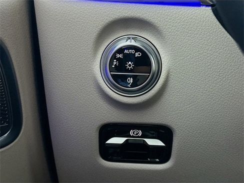 Certified 2025 Mercedes-Benz C 300 4MATIC Sedan image 10