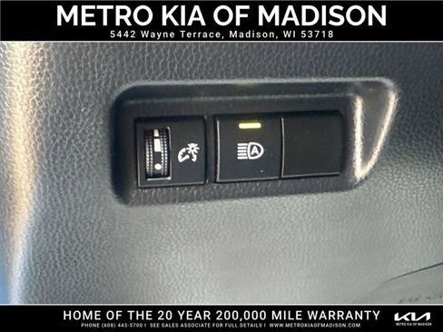 Used 2021 Toyota RAV4 LE AWD/4WD image 13