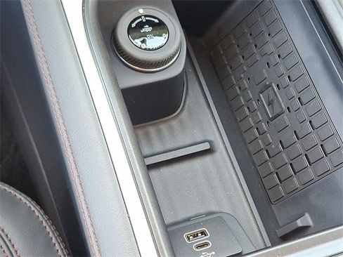 New 2025 Ford Expedition Active image 18