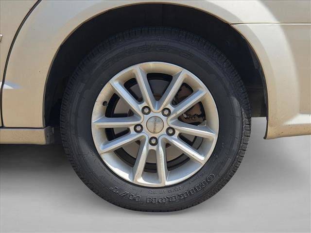 Used 2015 Dodge Grand Caravan SXT w/ Rear Park Assist Package FWD image 14