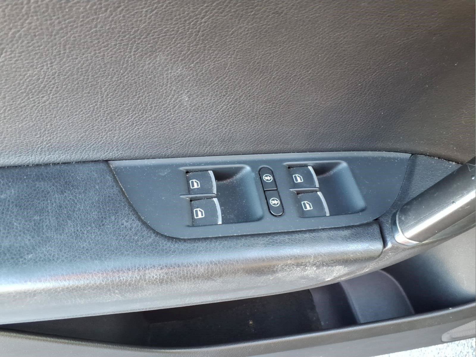 Used 2016 Volkswagen Touareg VR6 AWD/4WD image 22