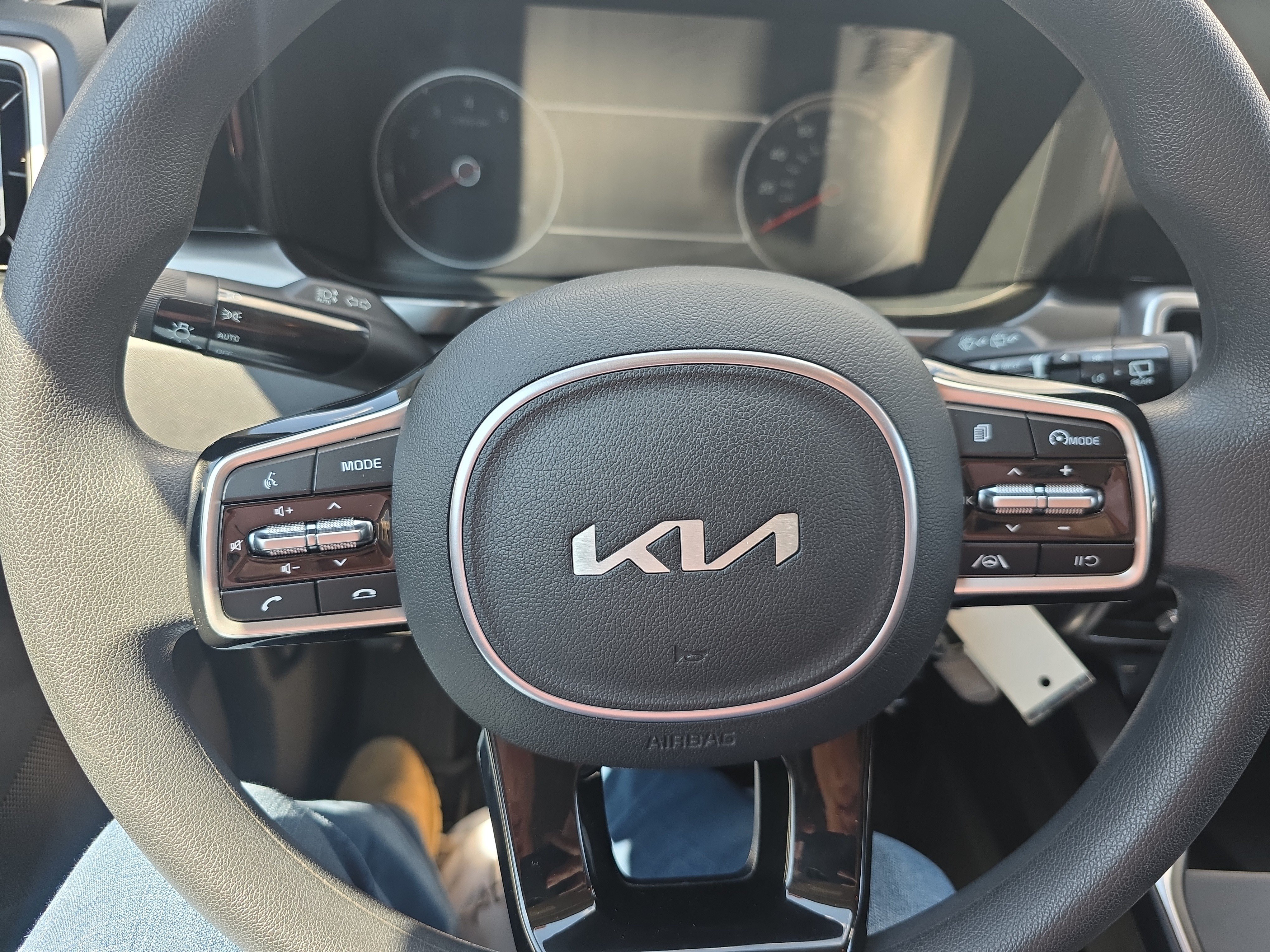 Used 2022 Kia Sorento LX AWD/4WD image 24