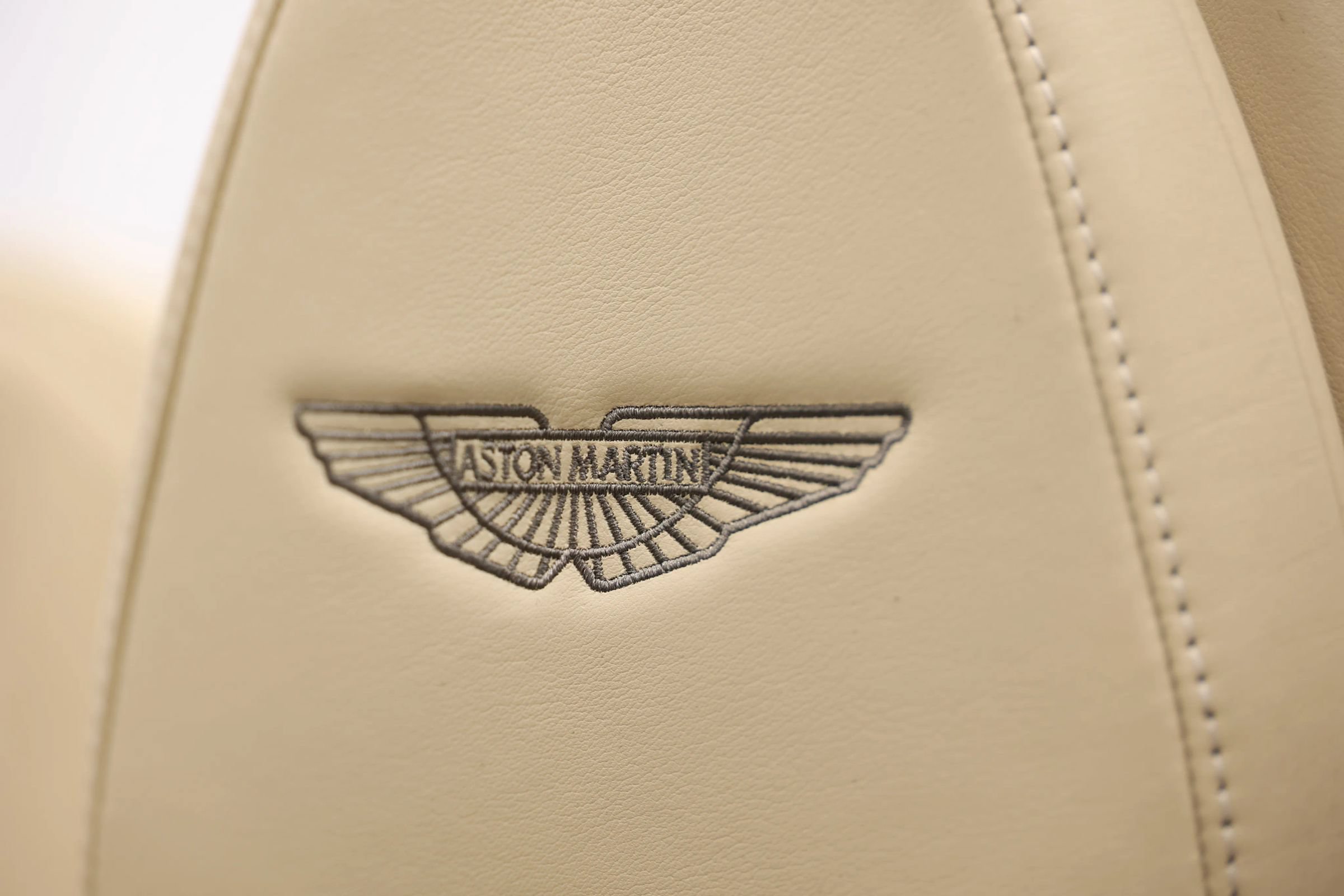 Used 2019 Aston Martin DB11 Volante RWD image 20