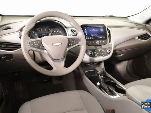 Used 2024 Chevrolet Malibu LT image 2