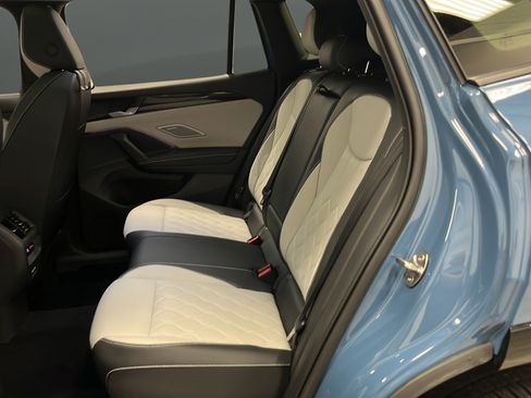 Used 2025 Volkswagen Tiguan SEL R-Line AWD/4WD image 23
