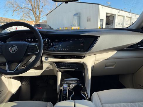 Used 2023 Buick Envision Avenir image 18