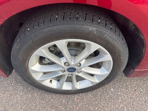 Used 2019 Ford Fusion SE FWD image 20
