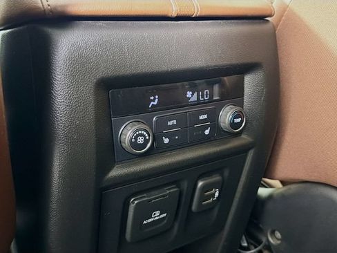 Used 2019 Chevrolet Traverse High Country AWD/4WD image 27