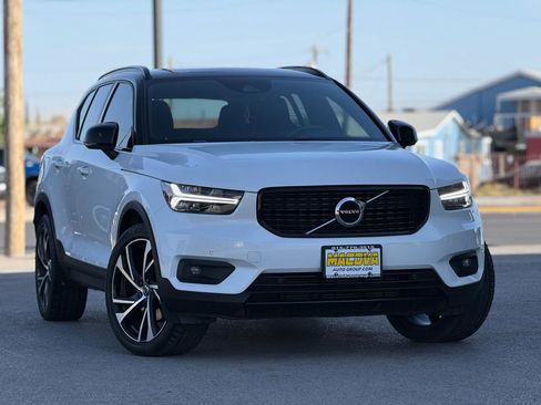 Used 2021 Volvo XC40 T5 R-Design AWD/4WD image 2
