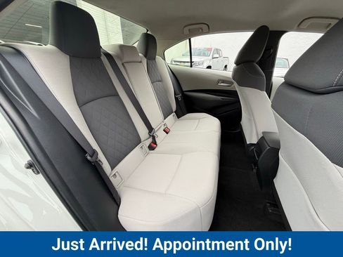 Used 2020 Toyota Corolla LE FWD image 10