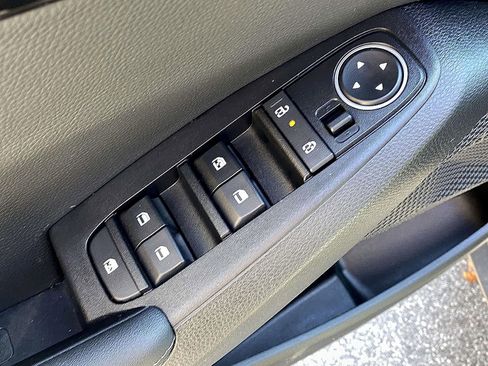 Used 2025 Kia Seltos SX w/ SX Sunroof Package image 21