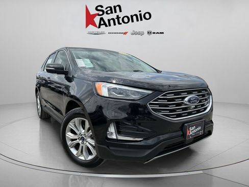 Used 2020 Ford Edge Titanium w/ Equipment Group 301A AWD/4WD image 2