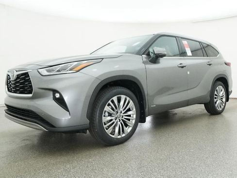New 2026 Toyota Highlander Platinum image 49