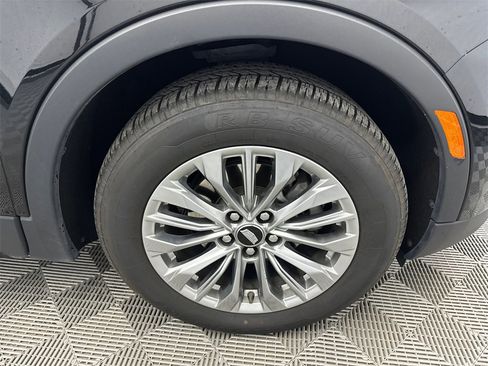 Used 2024 Cadillac XT4 Premium Luxury image 14