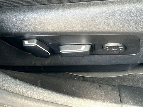 Used 2025 BMW 530i RWD image 39